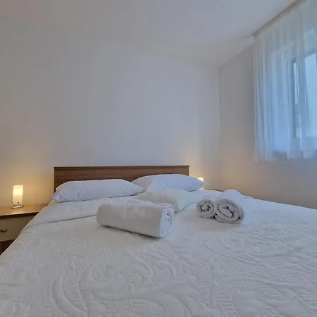Maslina * Baška